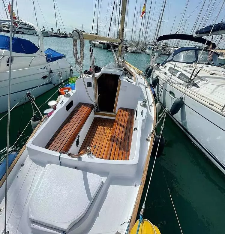 Seacracker 33 with Nanni engine for 17,000 euro!