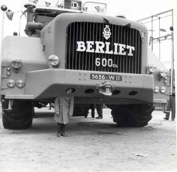 Berliet 600 photo - 6