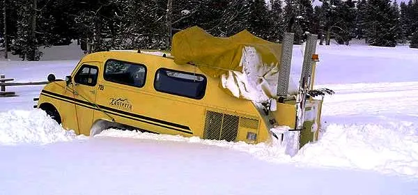 Bombardier snowcoach photo - 4