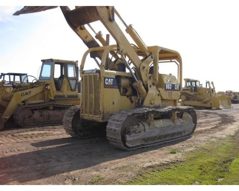 Caterpillar 983 photo - 10