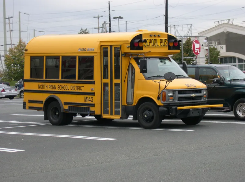 Chevrolet bus photo - 8