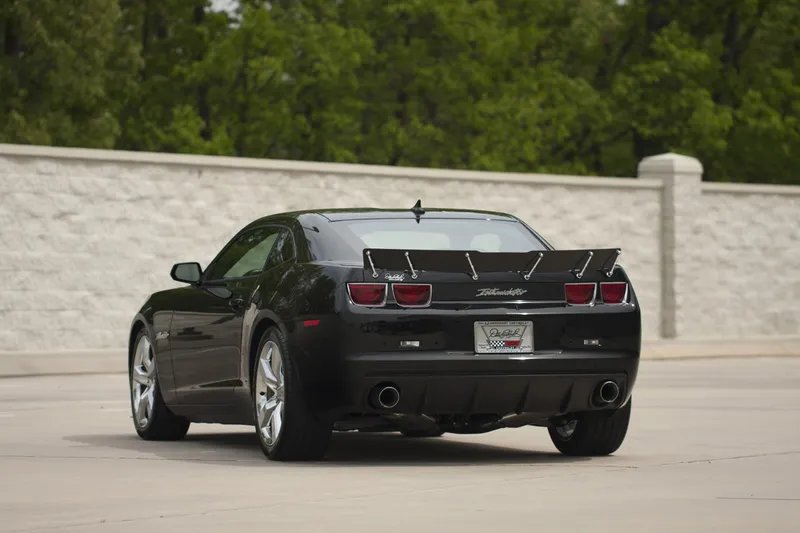 Chevrolet intimidator photo - 2