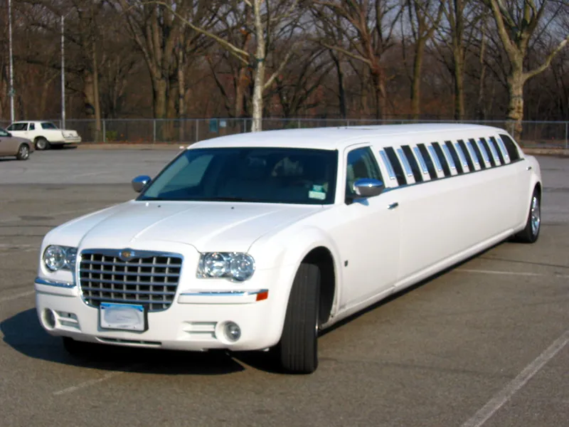 Chrysler limousine photo - 5