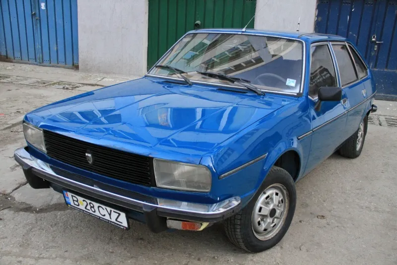 Dacia 2000 photo - 2