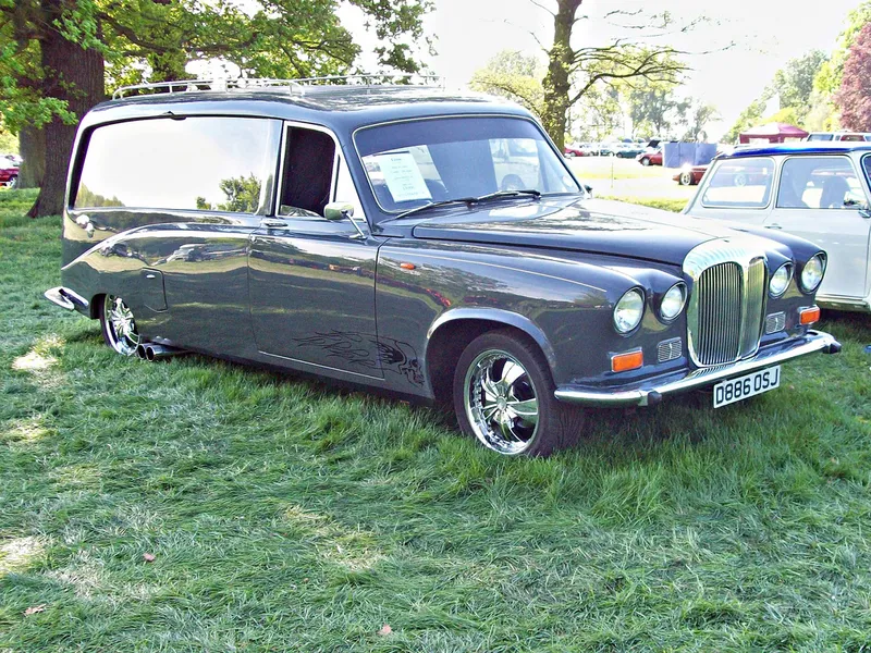 Daimler hearse photo - 8