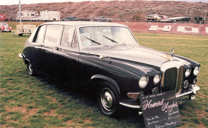 Daimler limousine photo - 4