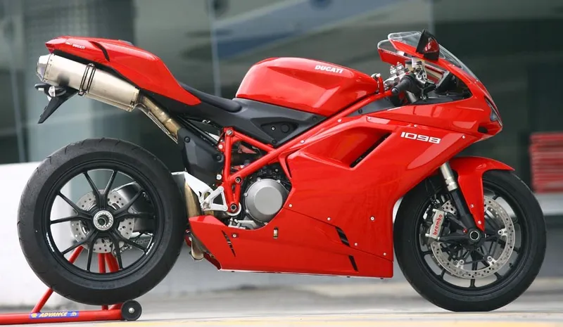 Ducati 1098 photo - 8