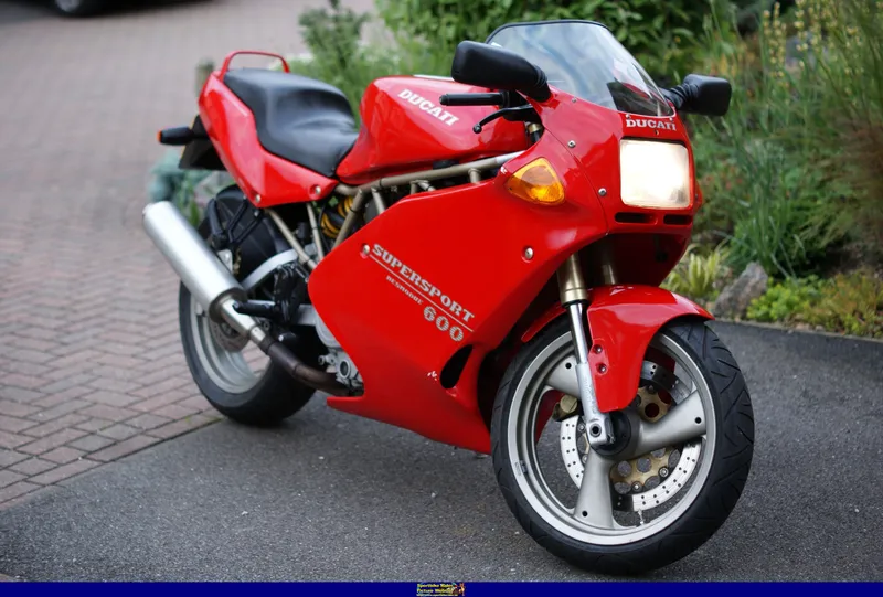 Ducati 600 photo - 8