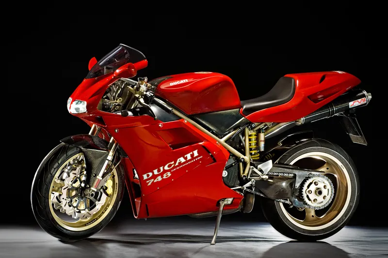 Ducati 748 photo - 6