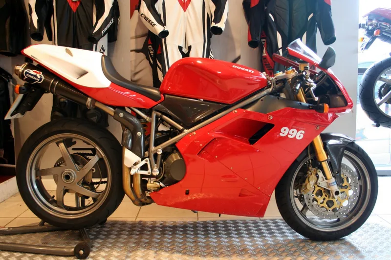 Ducati 996 photo - 1