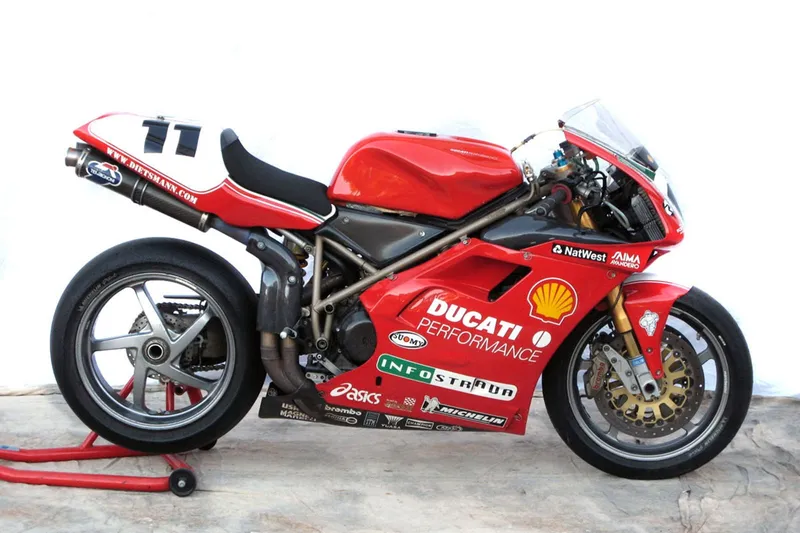 Ducati 996 photo - 3