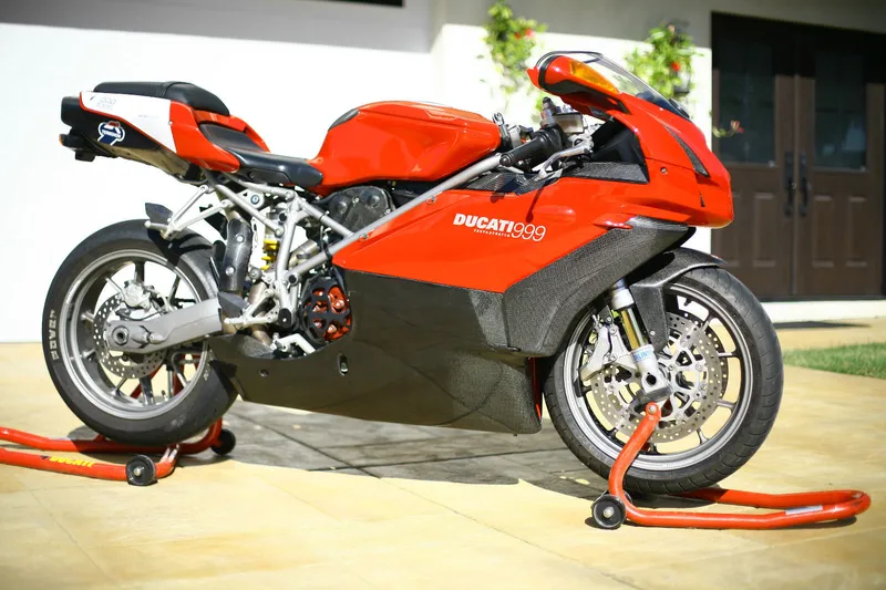 Ducati 999 photo - 4