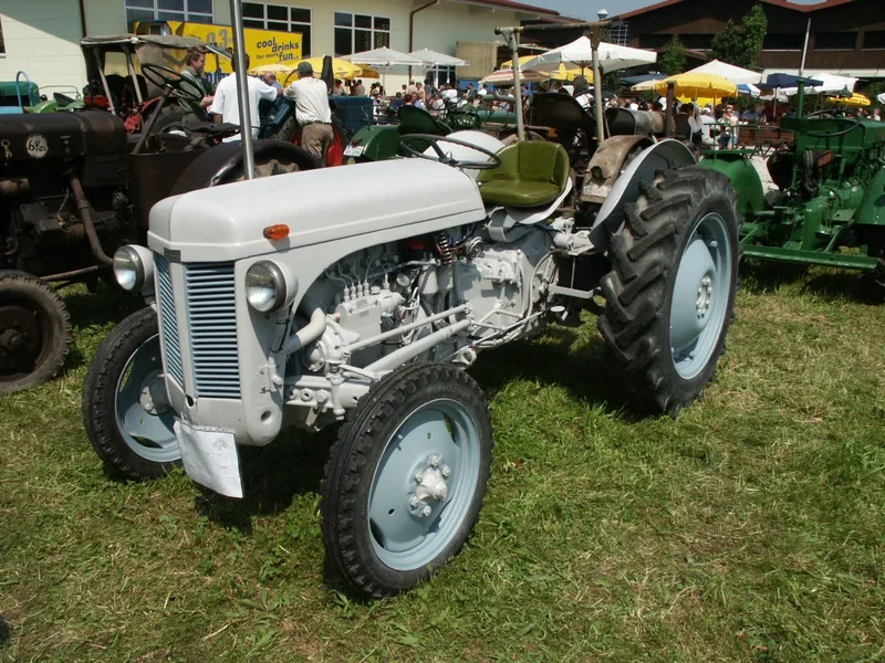 Ferguson tractor photo - 2