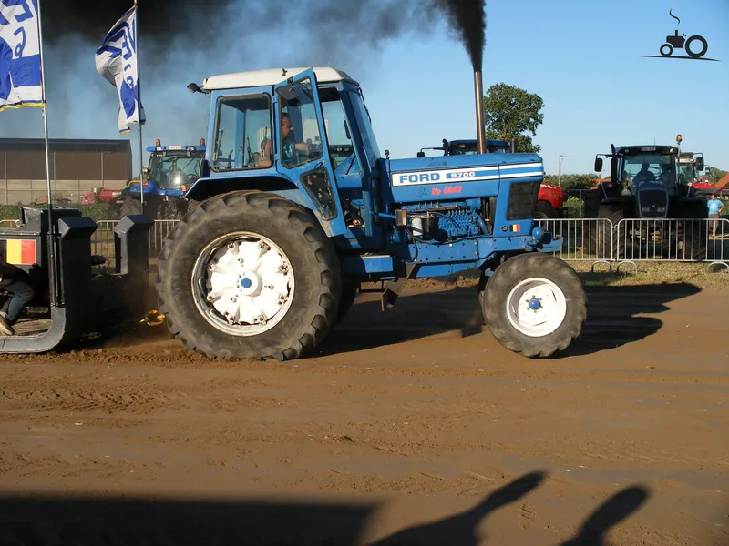 Ford 8700 photo - 10