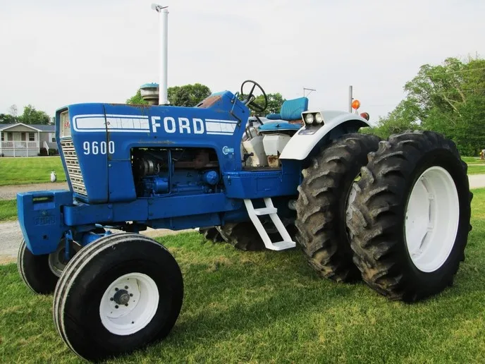 Ford 9600 photo - 5