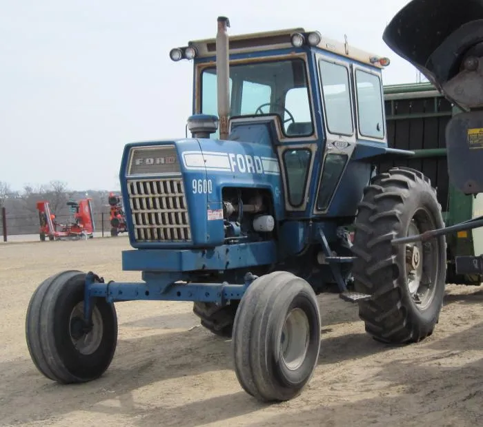 Ford 9600 photo - 8