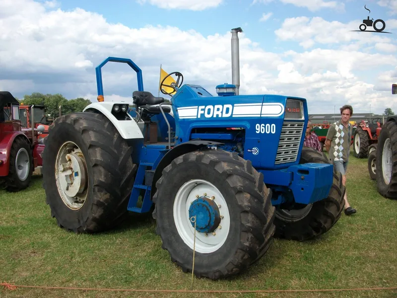 Ford 9600 photo - 9