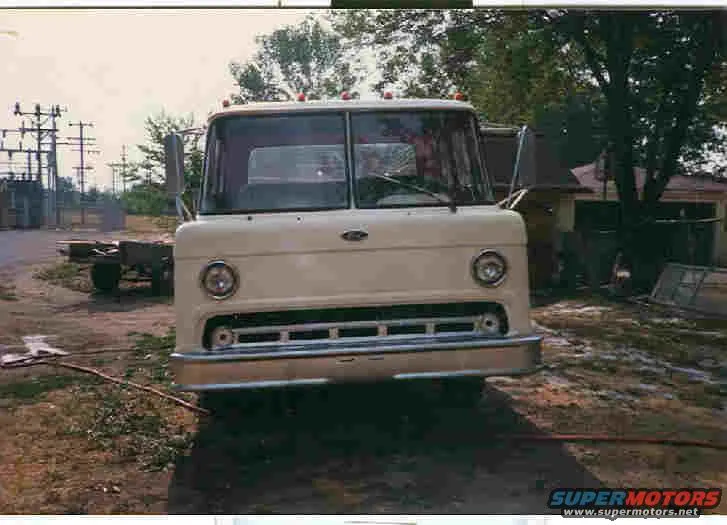 Ford c600 photo - 9
