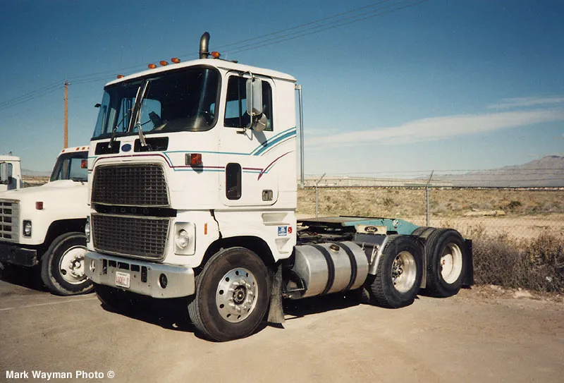 Ford cl-9000 photo - 10