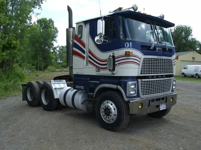 Ford cl9000 photo - 6