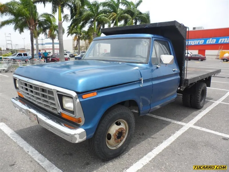 Ford f-300 photo - 1