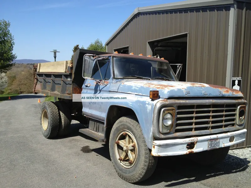 Ford f-700 photo - 4