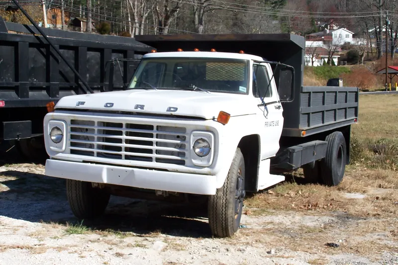 Ford f-7000 photo - 1
