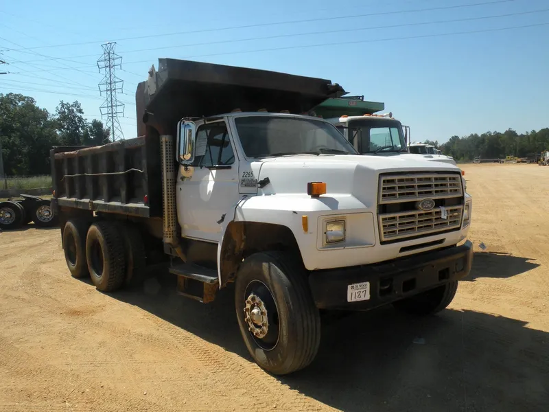 Ford f-900 photo - 2