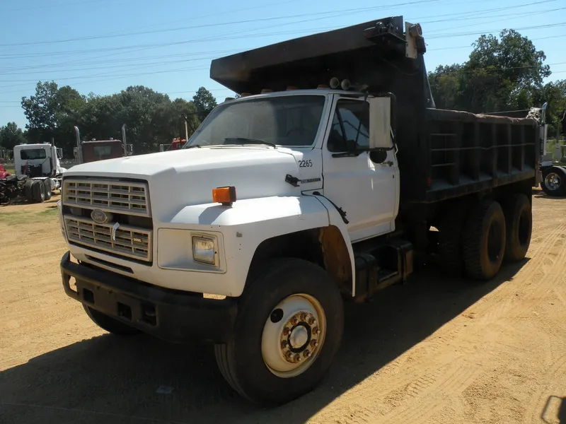 Ford f-900 photo - 3