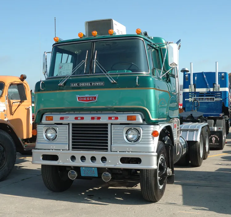 Ford h1000 photo - 3