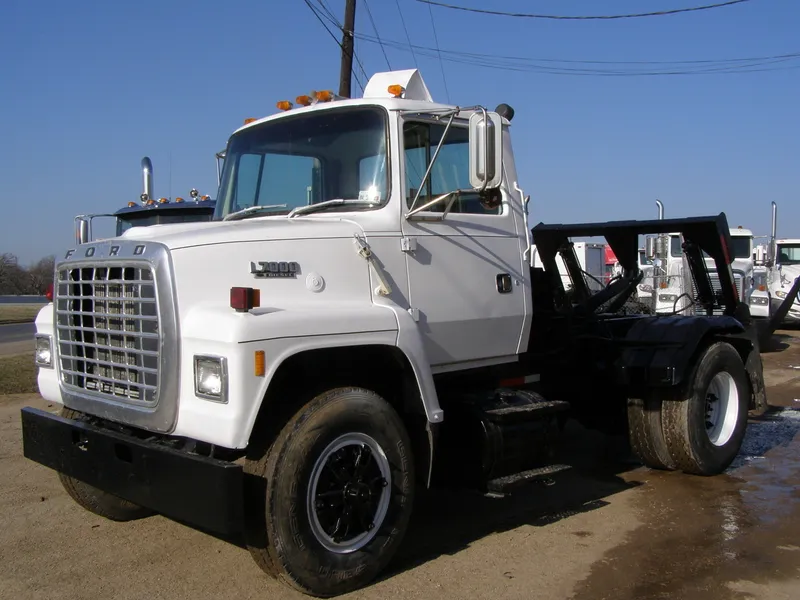Ford l-7000 photo - 6