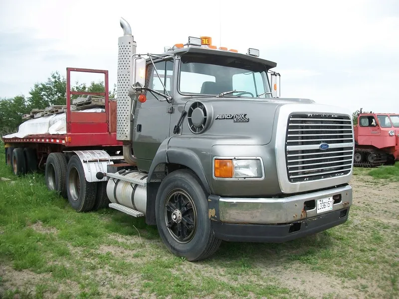 Ford l-9000 photo - 5