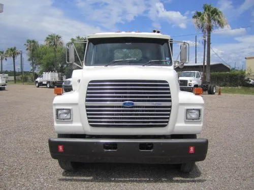 Ford l7000 photo - 9