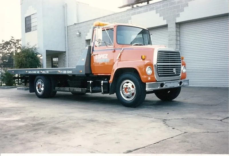 Ford ln-700 photo - 1