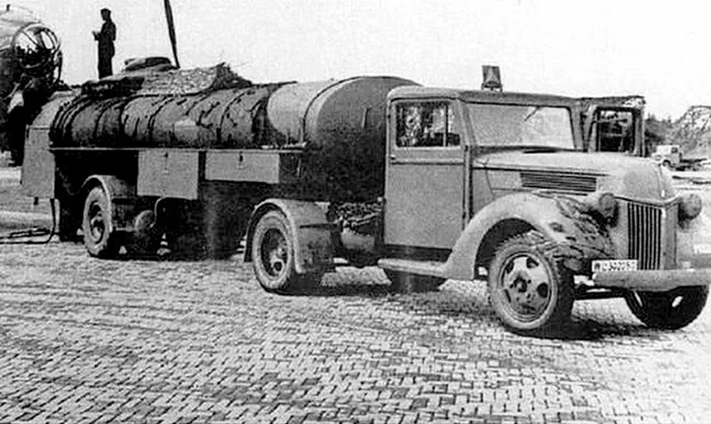 Ford tanker photo - 9