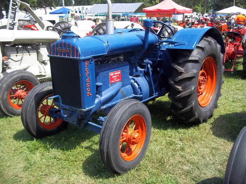 Fordson tractor photo - 3