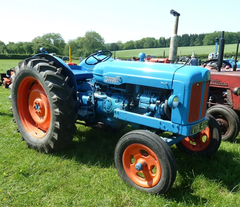 Fordson tractor photo - 6