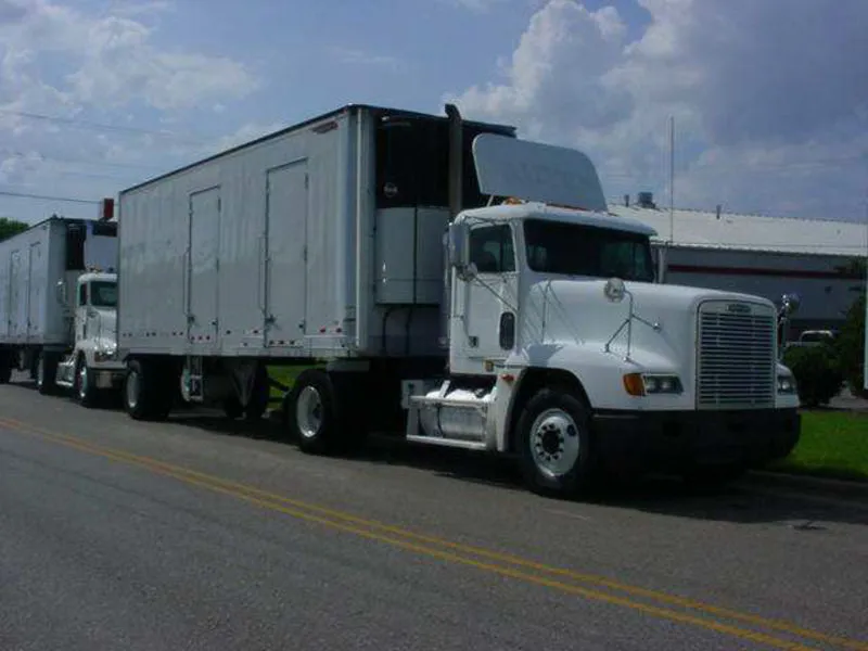 Freightliner conventional photo - 5