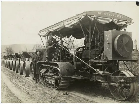 Holt tractor photo - 10