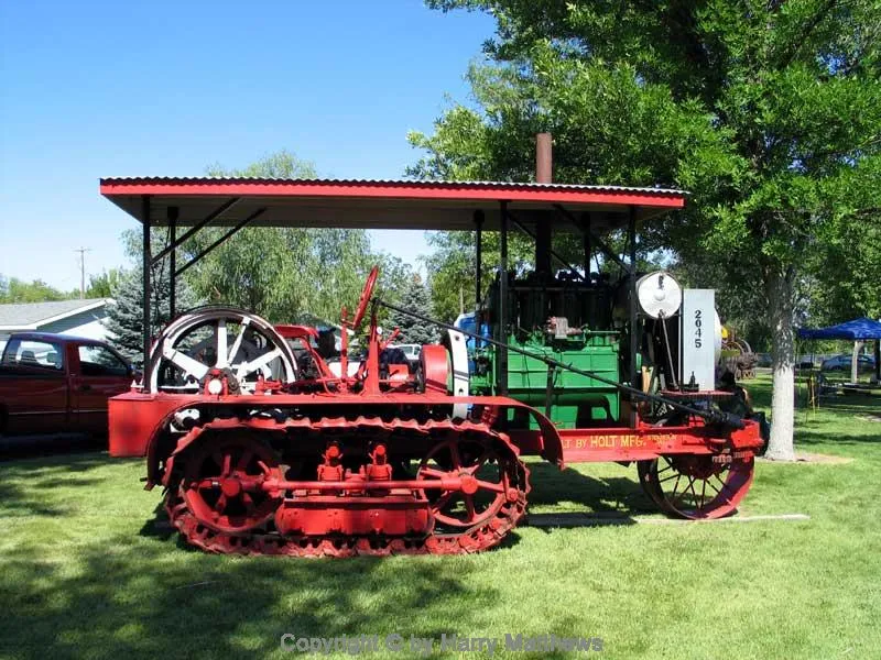 Holt tractor photo - 7