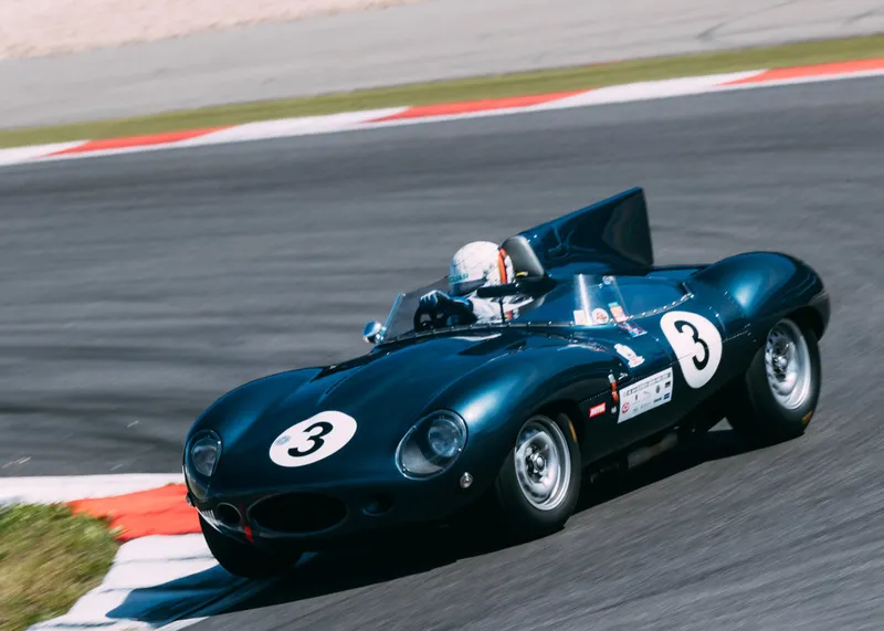 Jaguar racing photo - 9