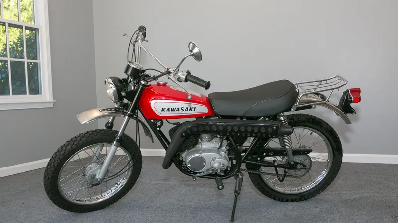 Kawasaki 100 photo - 1