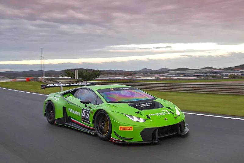 Lamborghini racing photo - 7