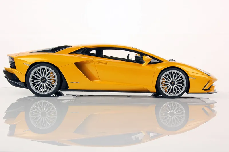 Lamborghini s photo - 2