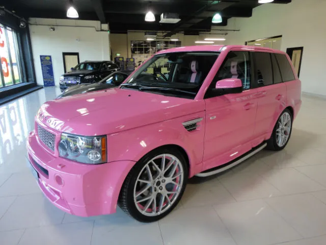 Land rover pink photo - 2