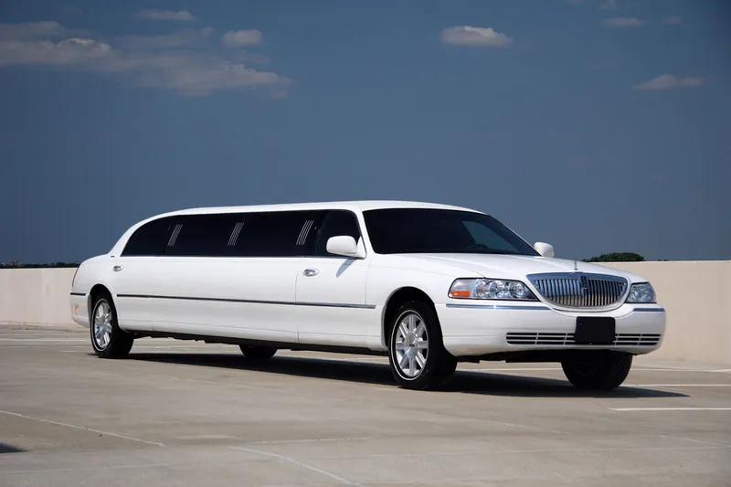 Lincoln limousine photo - 10