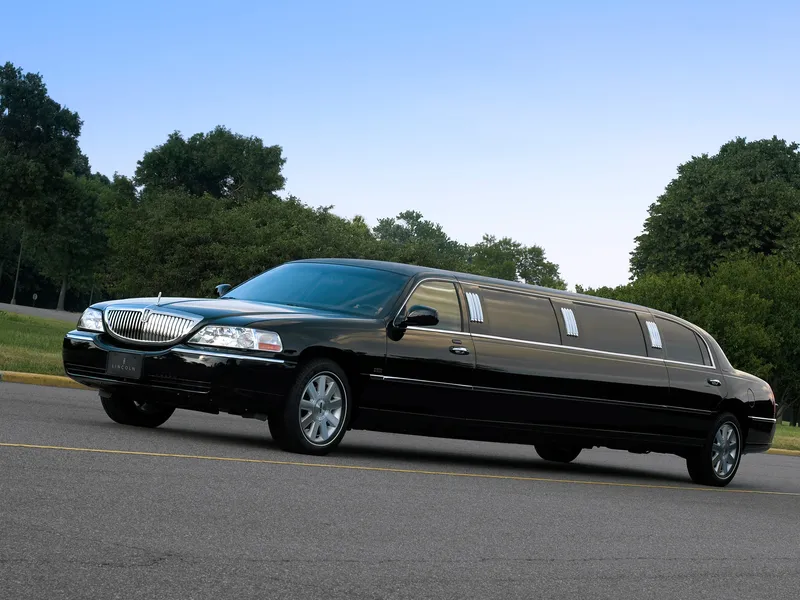 Lincoln limousine photo - 2