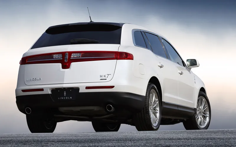 Lincoln mkt photo - 4