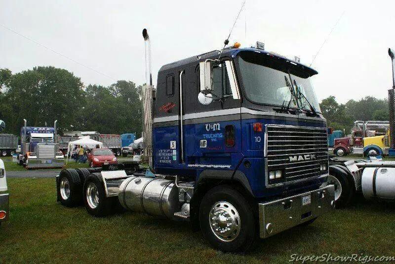 Mack cabover photo - 5