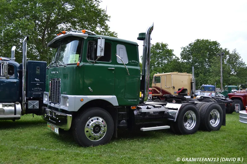 Mack cabover photo - 8